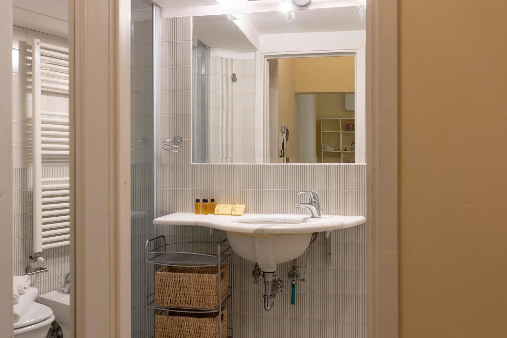 Sweet San Frediano Apartment Флоренция Экстерьер фото